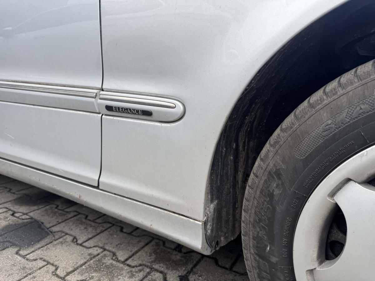 Mercedes C Klasse 203 original Kotfl&uuml;gel vorn rechts 775 Iridiumsilbermetallic Bj.2006